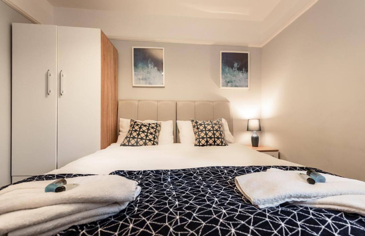 Best Price! Perfect Gunwharf Accommodation - 5 Single Beds Or Kingsize Free Parking Portsmouth Exterior foto